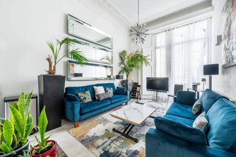 2 bedroom flat for sale, Clanricarde Gardens, Notting Hill, London, W2