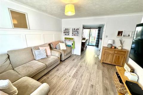 25 Highclere Way, Worthing, BN13 3RF