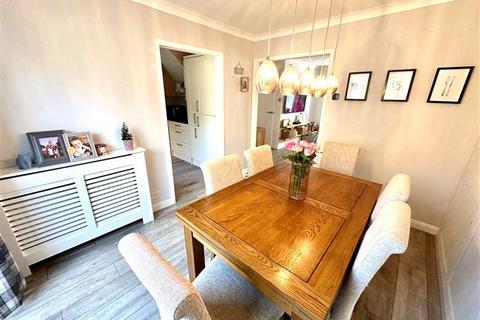 25 Highclere Way, Worthing, BN13 3RF