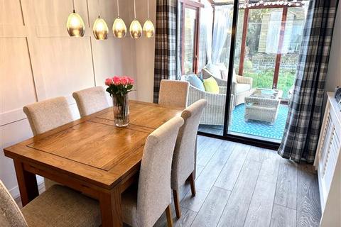 25 Highclere Way, Worthing, BN13 3RF