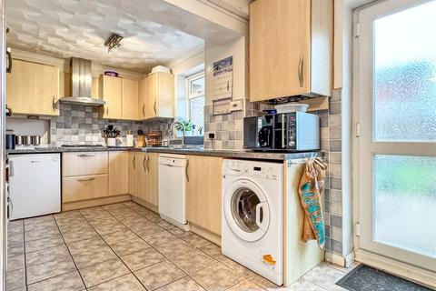 150 Pinks Hill, Swanley, BR8 8NW