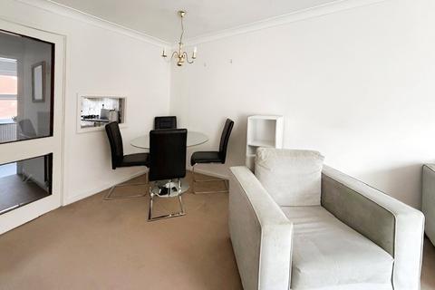 2 bedroom duplex for sale, Fountain Gardens, Windsor, Berkshire