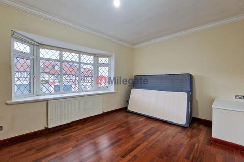 3 bedroom maisonette to rent, Blackbird Hill, London NW9