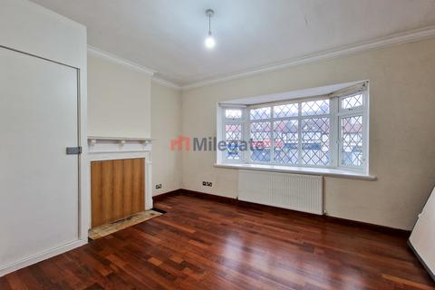 3 bedroom maisonette to rent, Blackbird Hill, London NW9