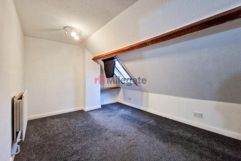 3 bedroom maisonette to rent, Blackbird Hill, London NW9