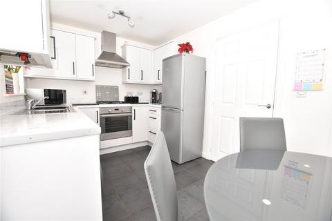 2 bedroom semi-detached house for sale, Whinmoor Way, Leeds, West Yorkshire