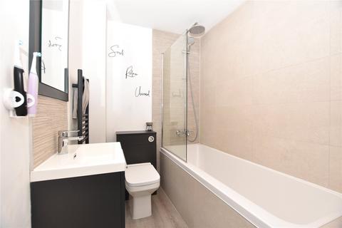 2 bedroom semi-detached house for sale, Whinmoor Way, Leeds, West Yorkshire