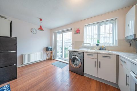 3 bedroom semi-detached house for sale, Amberton Road, Leeds