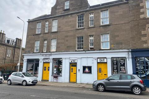 2 bedroom flat to rent, 6 (Attic) Perth Road, ,