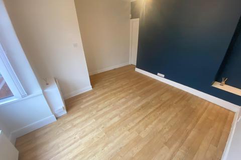 2 bedroom terraced house to rent, Lansdowne Street, Darlington