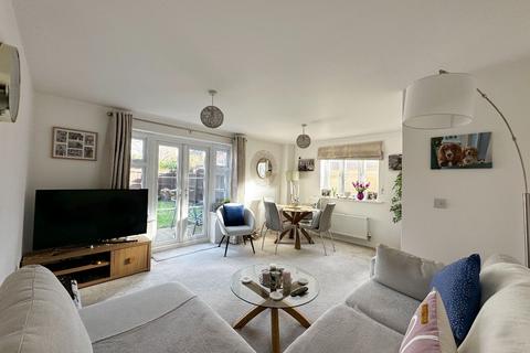 40 Claypitts Boulevard, Warwick, CV34 6HQ