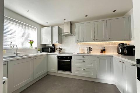 40 Claypitts Boulevard, Warwick, CV34 6HQ