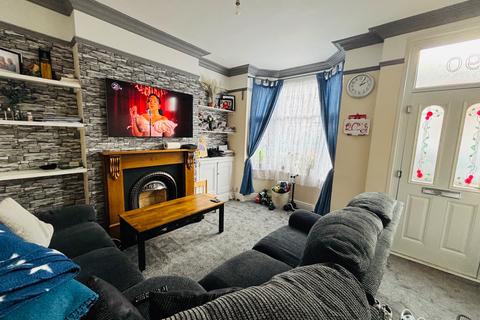 2 bedroom terraced house to rent, Leicester LE3