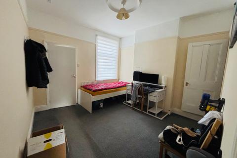 2 bedroom terraced house to rent, Leicester LE3