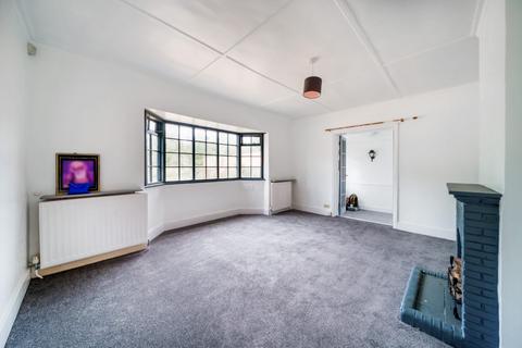 3 bedroom bungalow to rent, Welley Road, Wraysbury, Staines-upon-Thames, Berkshire, TW19