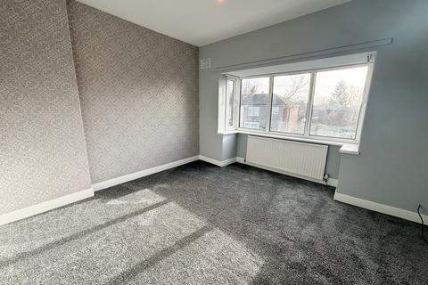 3 bedroom semi-detached house to rent, Bolton BL2