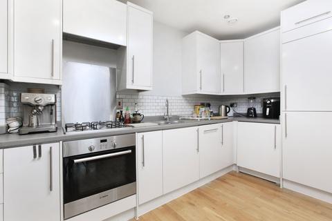 2 bedroom flat to rent, Acre Lane, London SW2