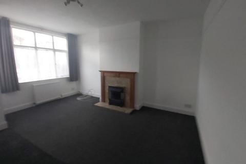 2 bedroom flat to rent, Brighton Road