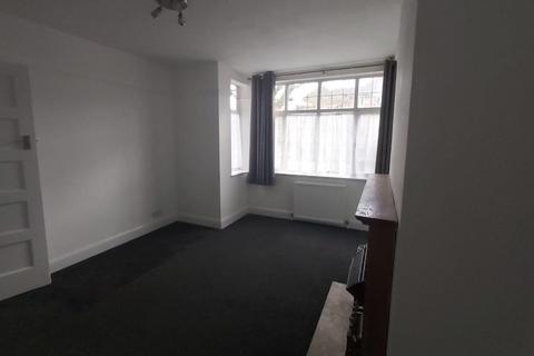 2 bedroom flat to rent, Brighton Road