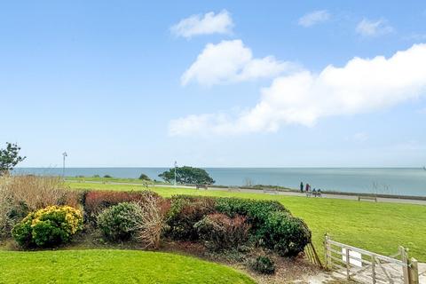 Flat 2, 31 Clifton Crescent, Folkestone, CT20 2EN