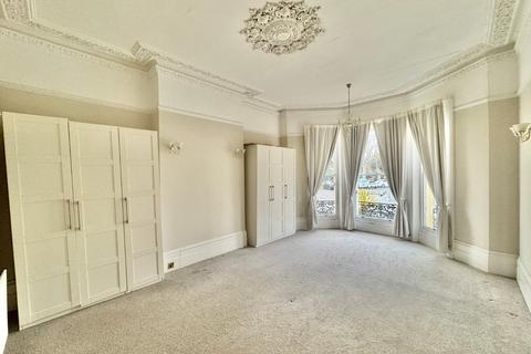Flat 2, 31 Clifton Crescent, Folkestone, CT20 2EN
