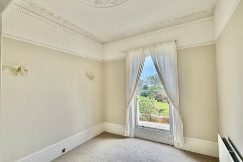 Flat 2, 31 Clifton Crescent, Folkestone, CT20 2EN