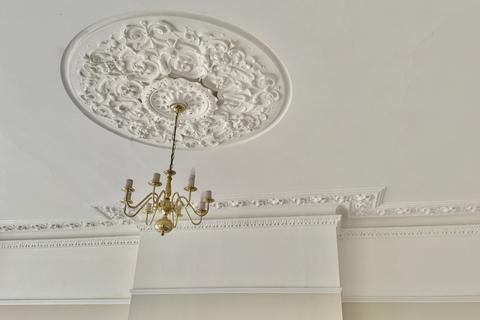 Flat 2, 31 Clifton Crescent, Folkestone, CT20 2EN