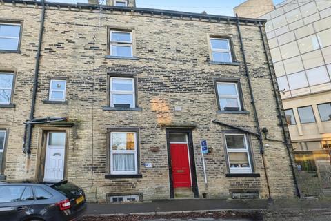 4 bedroom semi-detached house for sale, St. Johns Place, West Yorkshire HX1