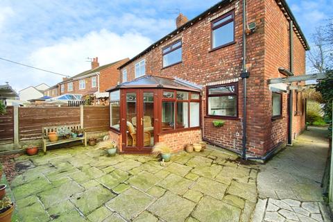 3 bedroom semi-detached house to rent, Sylvester Avenue, Greater Manchester SK2