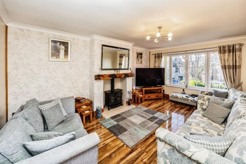 2 bedroom bungalow for sale, Cross Lane, Newsome, West Yorkshire HD4