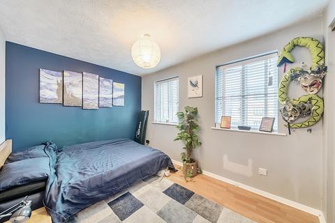 20 Summerhill Way, Mitcham, CR4 2NJ