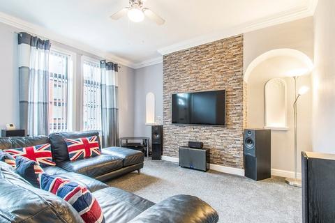 2 bedroom terraced house for sale, Longroyd Avenue, West Yorkshire LS11