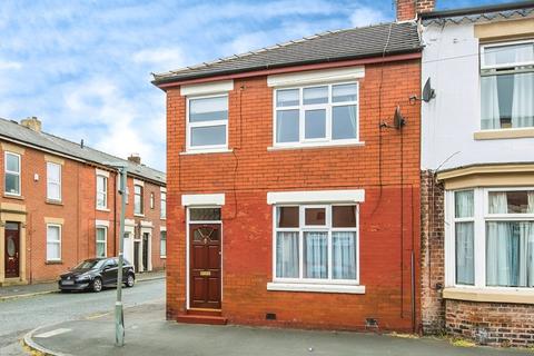 3 bedroom end of terrace house to rent, De Lacy Street, Preston PR2