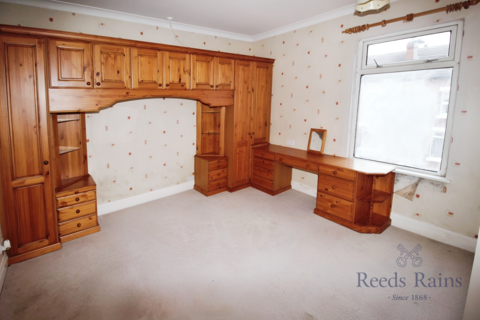 3 bedroom end of terrace house for sale, Middleton Avenue, Leeds LS26