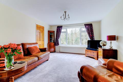 6 Rydal Way, High Wycombe, HP12 4NS