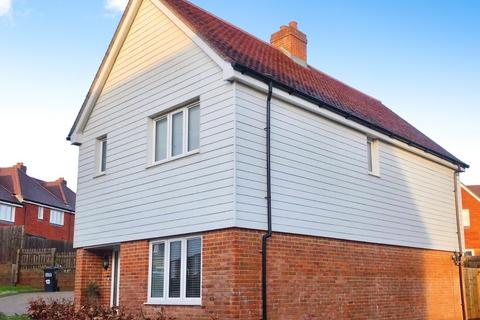 3 bedroom detached house for sale, Warren Drive, East Sussex TN33