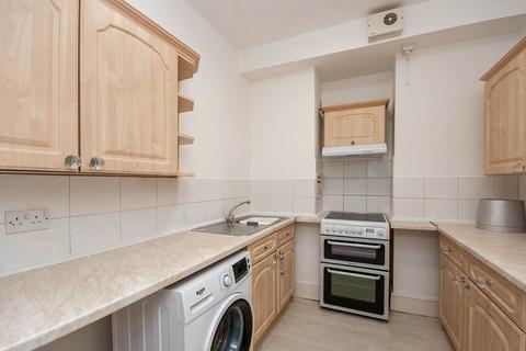 2 bedroom flat to rent, West Hill Road, East Sussex TN38