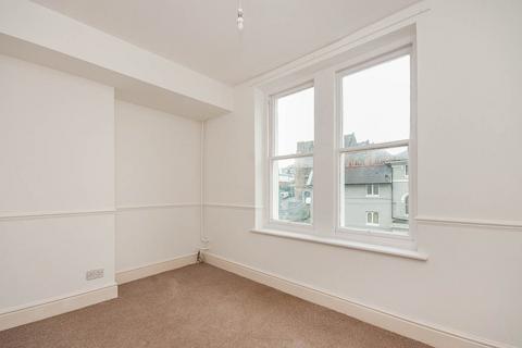 2 bedroom flat to rent, West Hill Road, East Sussex TN38