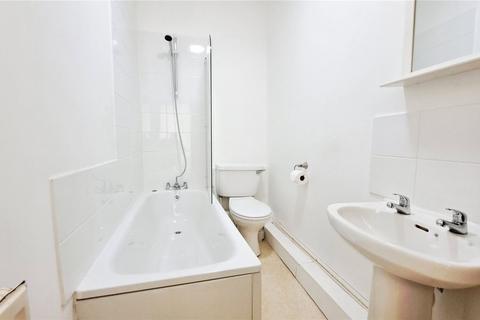 2 bedroom flat to rent, West Hill Road, East Sussex TN38