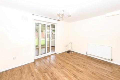 2 bedroom terraced house to rent, Hedley Rise, Luton LU2