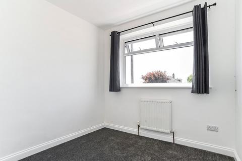 90 Bedford Avenue, Shaw, Oldham, OL2 7DW