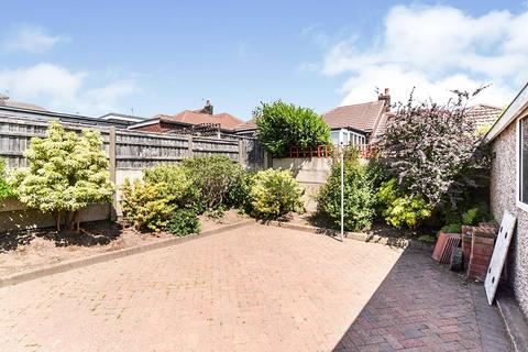 90 Bedford Avenue, Shaw, Oldham, OL2 7DW