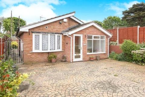 3 bedroom bungalow to rent, Pine Close, West Midlands WV3