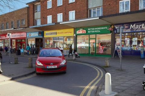 Convenience store to rent, Broadway and High Street, Scunthorpe DN16