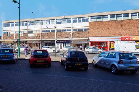 Convenience store to rent, Broadway and High Street, Scunthorpe DN16