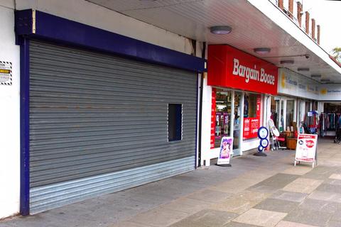 Convenience store to rent, Thornton Square, Macclesfield SK11