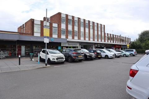 Convenience store to rent, Thornton Square, Macclesfield SK11