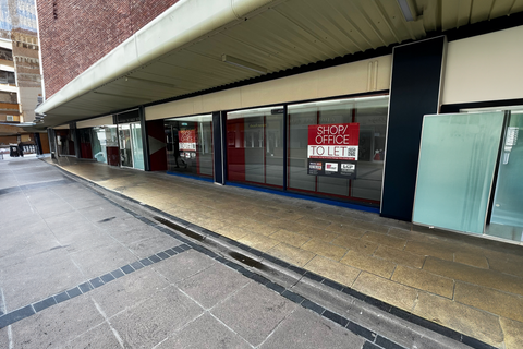 Retail property (out of town) to rent, M Chelmsley Wood, Birmingham B37