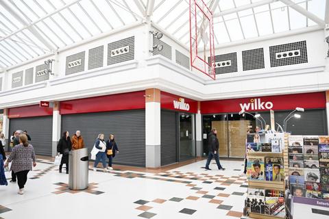 Retail property shopping centre to rent, The Centre Livingston, Livingston EH54