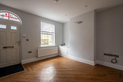 2 bedroom terraced house to rent, Daintry Street, Macclesfield SK11